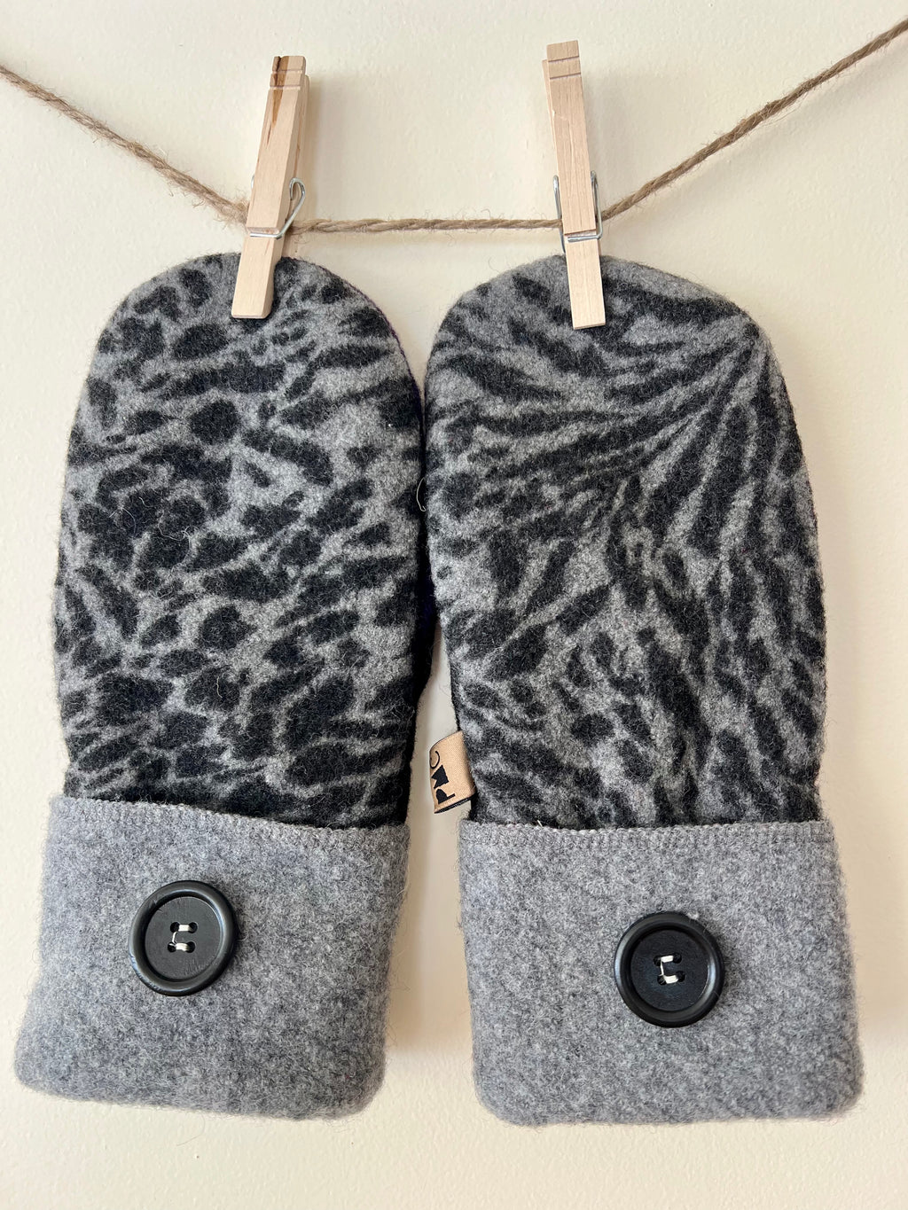Jungle Mittens